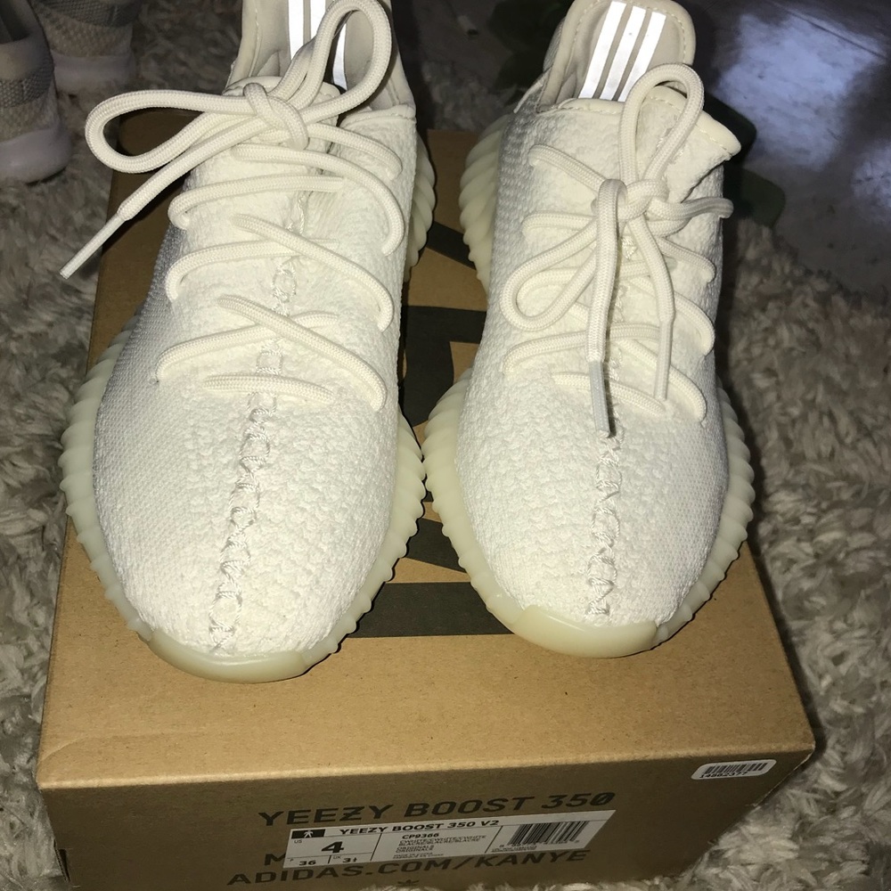 YEEZY 350 BOOST TRIPLE WHITE